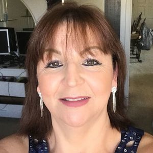 Meet your Posher, Gloria